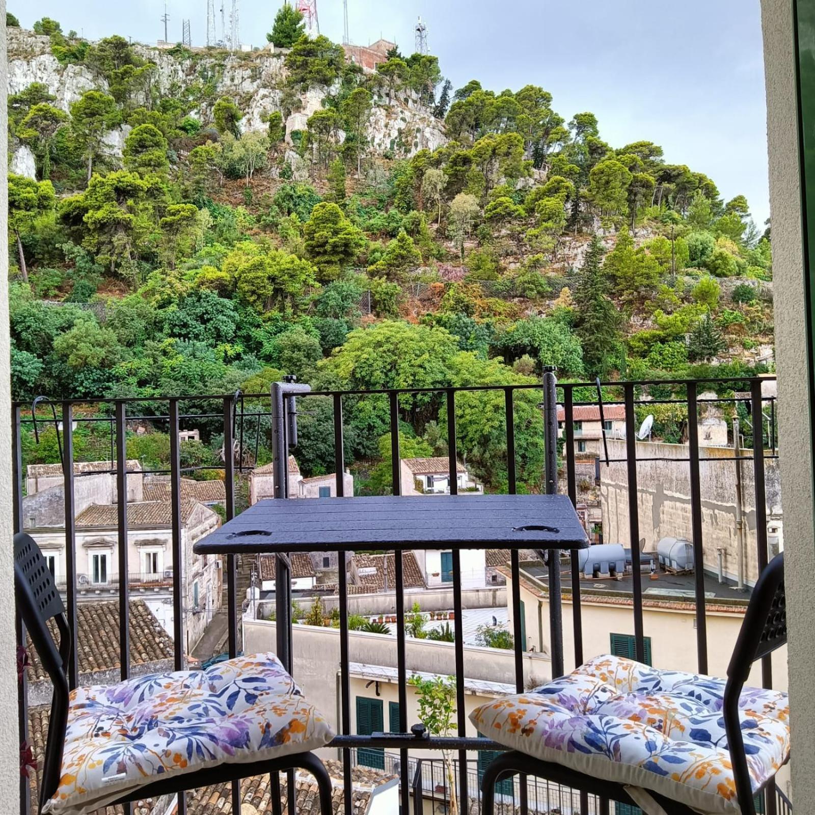 Acciana Rooms Modica Luaran gambar